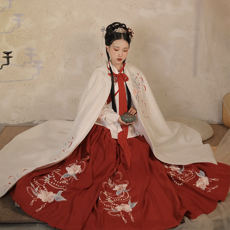 予今锦瑟交领刺绣披风褶裙明制汉服 予今民族服装/舞台装