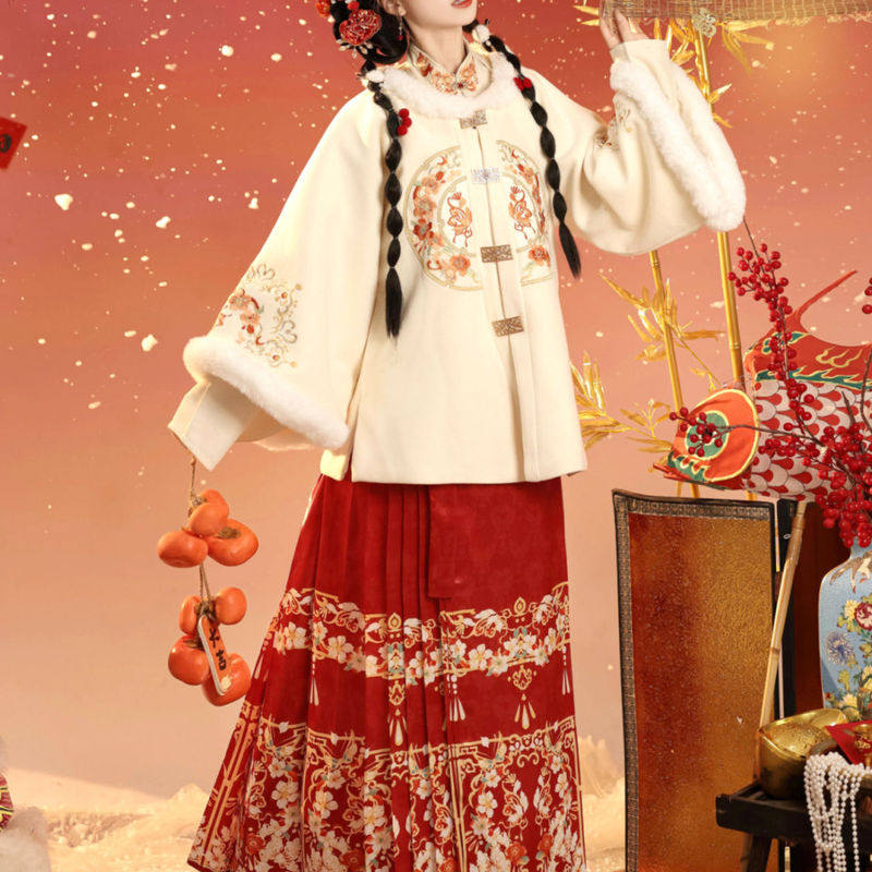 明制新款【昭昭如愿】加绒汉服女圆领刺绣毛呢短袄马面裙冬款套装,淘宝优惠券,粉丝福利购,淘宝优惠卷