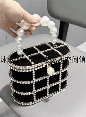 样板间衣帽间服饰衣服丝巾现代简约帽子帽架包包软装饰品套装组合
