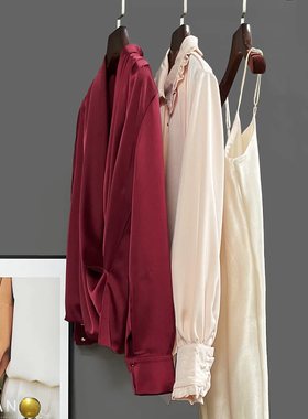 北欧风样板间衣柜软装道具饰品红色女士衣帽间衣服样板房装饰摆件