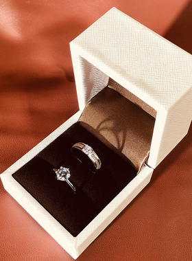 仿真钻戒一对婚礼仪式情侣戒指