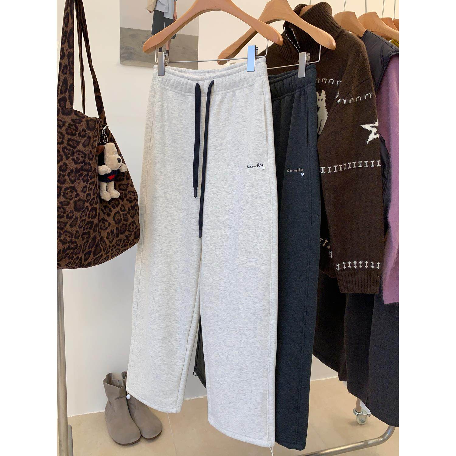 韩系刺绣拖地裤松紧腰高腰显瘦直筒运动裤女秋冬加绒加厚保暖卫裤,淘宝优惠券,粉丝福利购,淘宝优惠卷