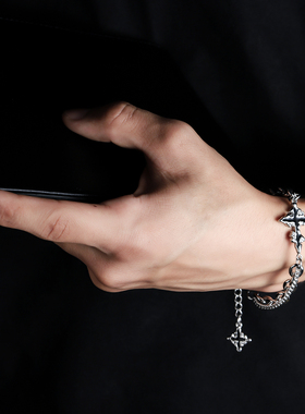 溶解暗黑十字架项链男款百搭个性潮流高级感美式钛钢男生潮流手链