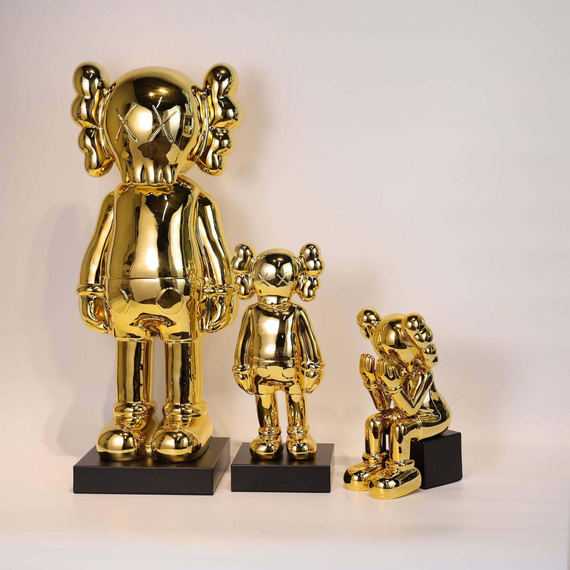 现代艺术轻奢暴力熊摆件芝麻街雕塑卡通公仔玻璃钢装饰工艺品