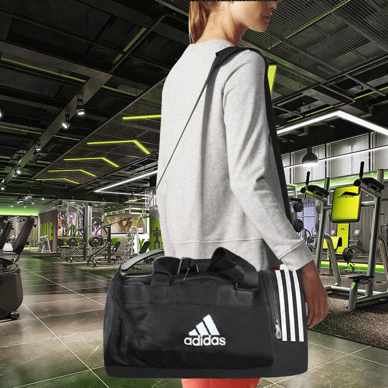 阿迪达斯男女大容量户外单肩健身包 adidas猎途挎包/拎包/休闲包