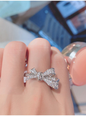 精致不对称蝴蝶戒指群镶碎钻