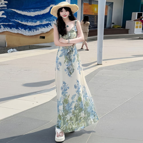 特别漂亮巨好看碎花吊带连衣裙女夏2026年新款海边度假氛围感长裙 - 图1