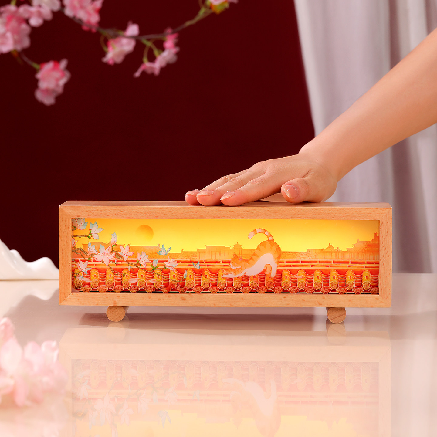 Forbidden City Stationery Palace Cat Playing with Butterfly Strip Patting Lamp Ornaments
