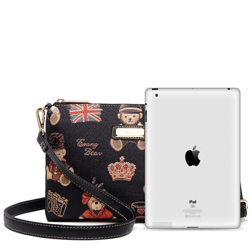 小熊依恋女2019新款时尚百搭单肩包 pjev女士包袋