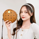 Демисезонная милая модная универсальная трендовая сумка на одно плечо на цепочке, с медвежатами, коллекция 2021