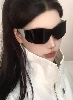 欧美复古未来感墨镜女运动骑行防风眼镜防紫外线太阳镜男款显脸小