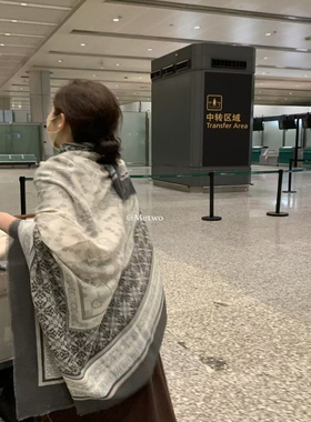 METWO 中古风灰色天丝方巾披肩2025秋季百搭几何图案休闲空调围巾