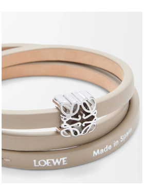 LOEWE 女士戒指 J242TWLX032180 AW2025 米白色 Anagram Bombe 扭