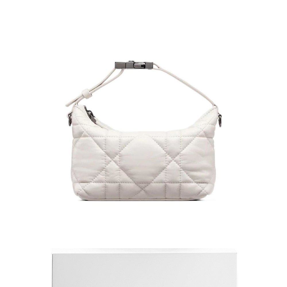  天猫国际探物中国香港手拿包