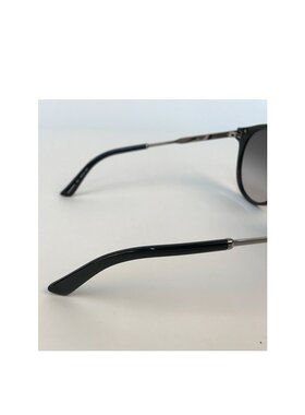 GUCCI 女士眼镜 GG0588SKACETATE002 SS2022 黑色 徽标细节太阳镜