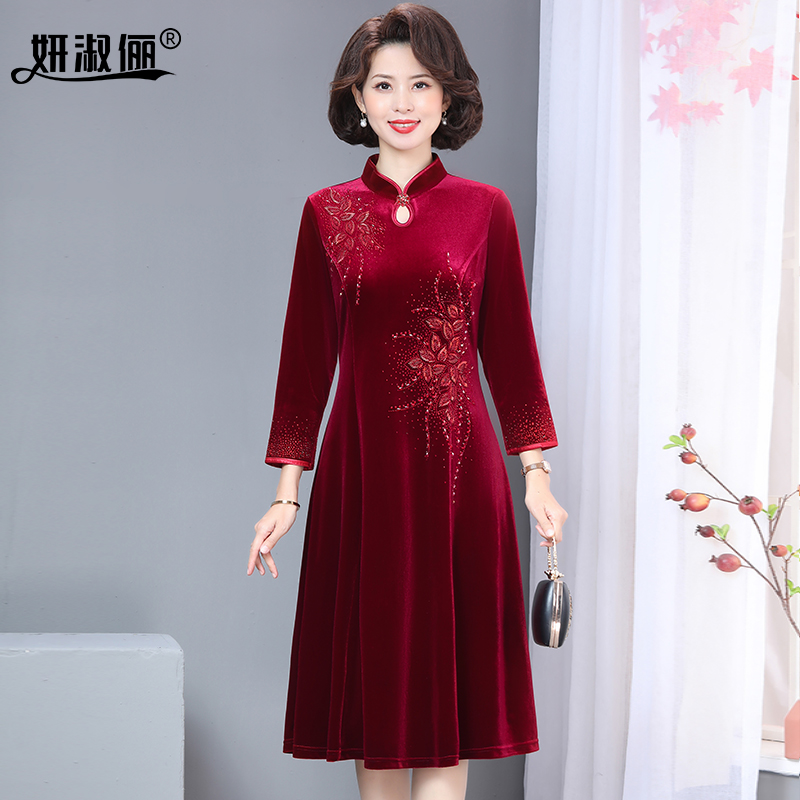喜婆婆婚宴秋装新款高档喜服丈母娘礼服妈妈大码高贵金丝绒连衣裙