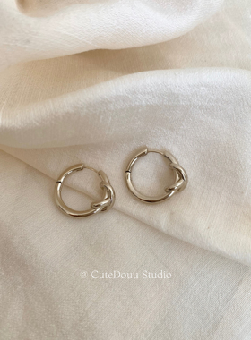 CuteDouu 简约智性 咖金缠绕扭结耳扣耳环ins百搭通勤小巧耳饰女
