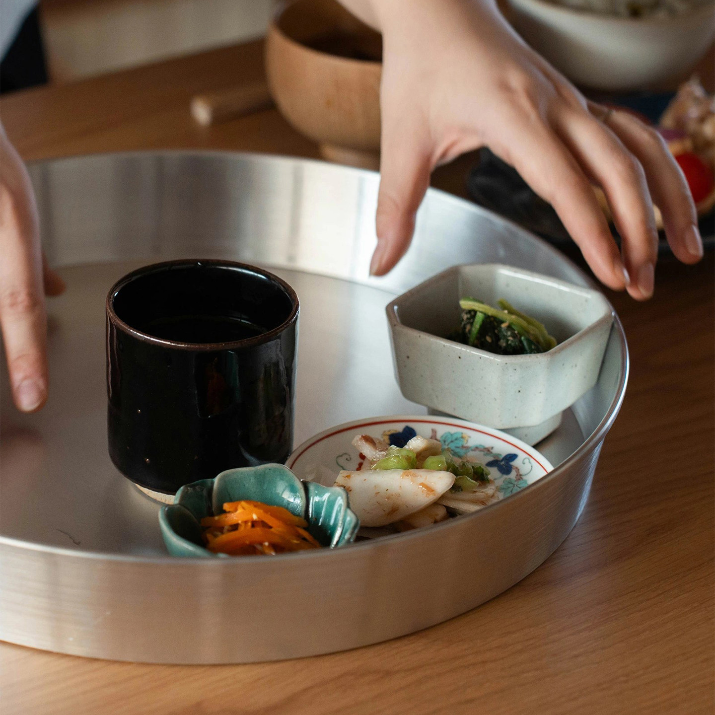 tanker2 日本进口东屋铝制餐用托盘餐盘简约茶盘圆形收纳平盘圆盘,淘宝优惠券,粉丝福利购,淘宝优惠卷