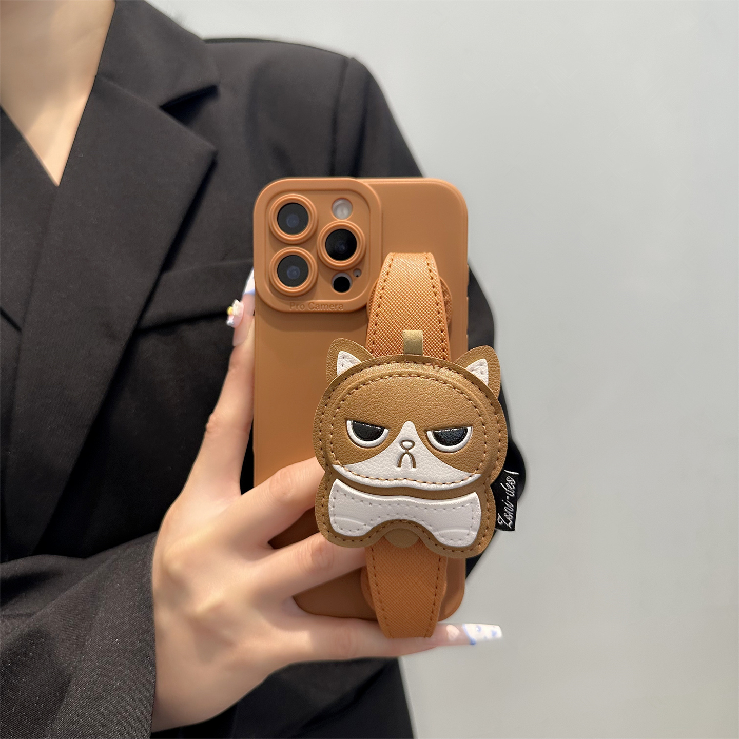 适用opporeno14手机壳reno13/12/11pro镜头全包reno10卡通法斗犬reno9手腕带支架findx8/7背带A5斜挎A2软A3女 - 图0
