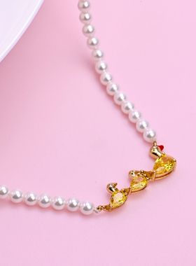 女珍珠黄色小鸭子小动物锆石项链