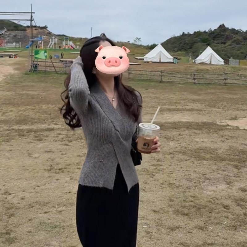 温柔风甜美粉色V领绞花针织衫女秋冬收腰气质内搭设计感开叉上衣,淘宝优惠券,粉丝福利购,淘宝优惠卷