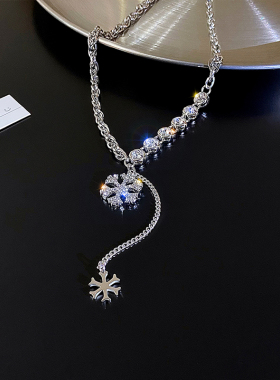 小众设计感雪花项链女秋冬高级感精致通勤长款毛衣项链吊坠配饰