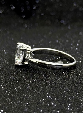 光托心形1克拉戒指大气简约