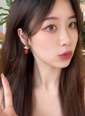 觅韩S925银针新潮款红色树莓耳钉小清新时尚耳环白色花朵耳饰5386