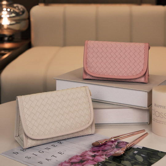 化妆包女新款便携高级感闭合式旅行化妆收纳包化妆品迷你随身小包