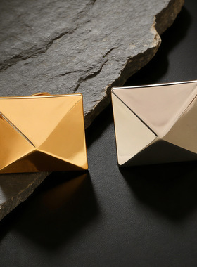 欧美跨境时尚夸张正方形四棱锥戒