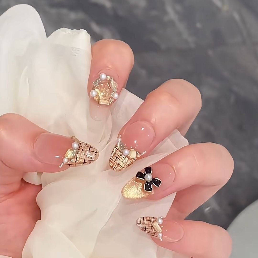 简约气质穿戴甲短款显白纯欲气质美甲贴片小香风猫眼甲片可拆卸,淘宝优惠券,粉丝福利购,淘宝优惠卷