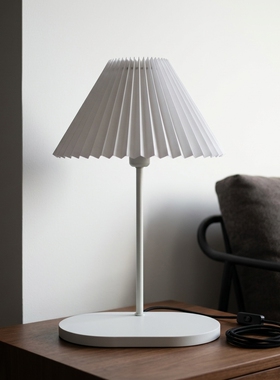 白色褶皱台灯罩百搭简约摆件