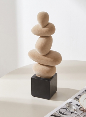 北欧简约轻奢天然石堆造型摆件