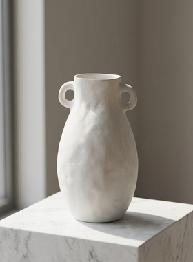 简约白色陶瓷花瓶双耳把手摆件