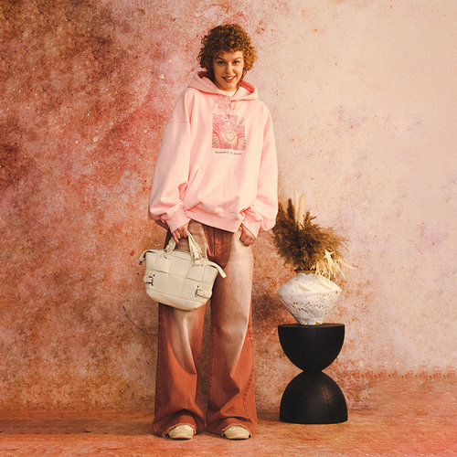 Unvesno (UN) 高克重复古定染限定粉色爱神心型印花连帽加绒卫衣 - 图0