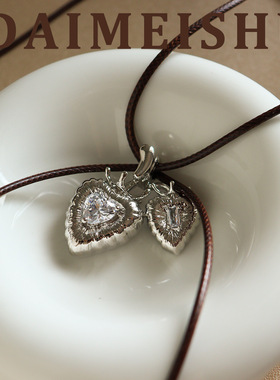 简约时尚精致镶钻双心项链配饰女轻奢小众高级感可抽拉百搭毛衣链