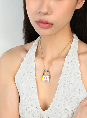 APM MONACO多彩荧光LOVE锁骨链项链女生小众新年礼物AC6033XEMY