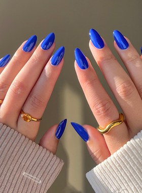 ESSIE819免烤显白电光蓝指甲油