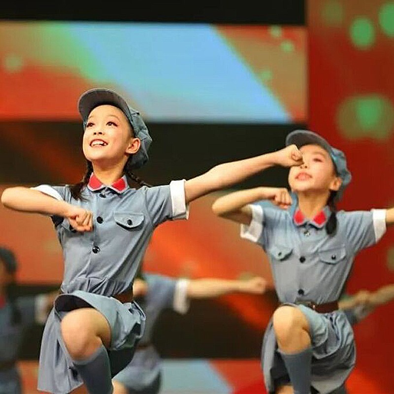 儿童小红军星星在闪烁舞蹈演出服闪闪红星幼儿八路军合唱表演服装