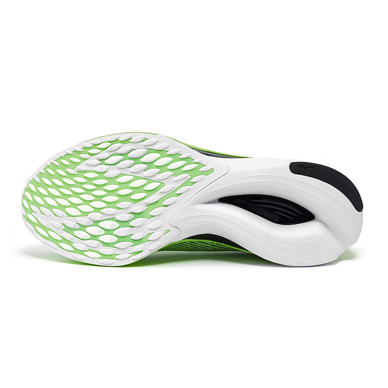  美津浓outlets店跑步鞋