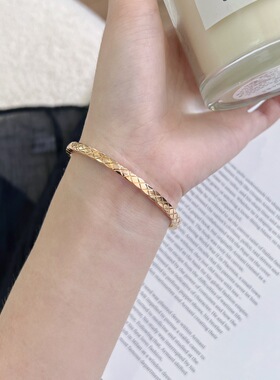 高级感菱格纹手镯女925纯银镀18K金轻奢小众小香风手环菱格窄版款