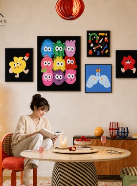 卡通组画展现活泼艺术家居氛围