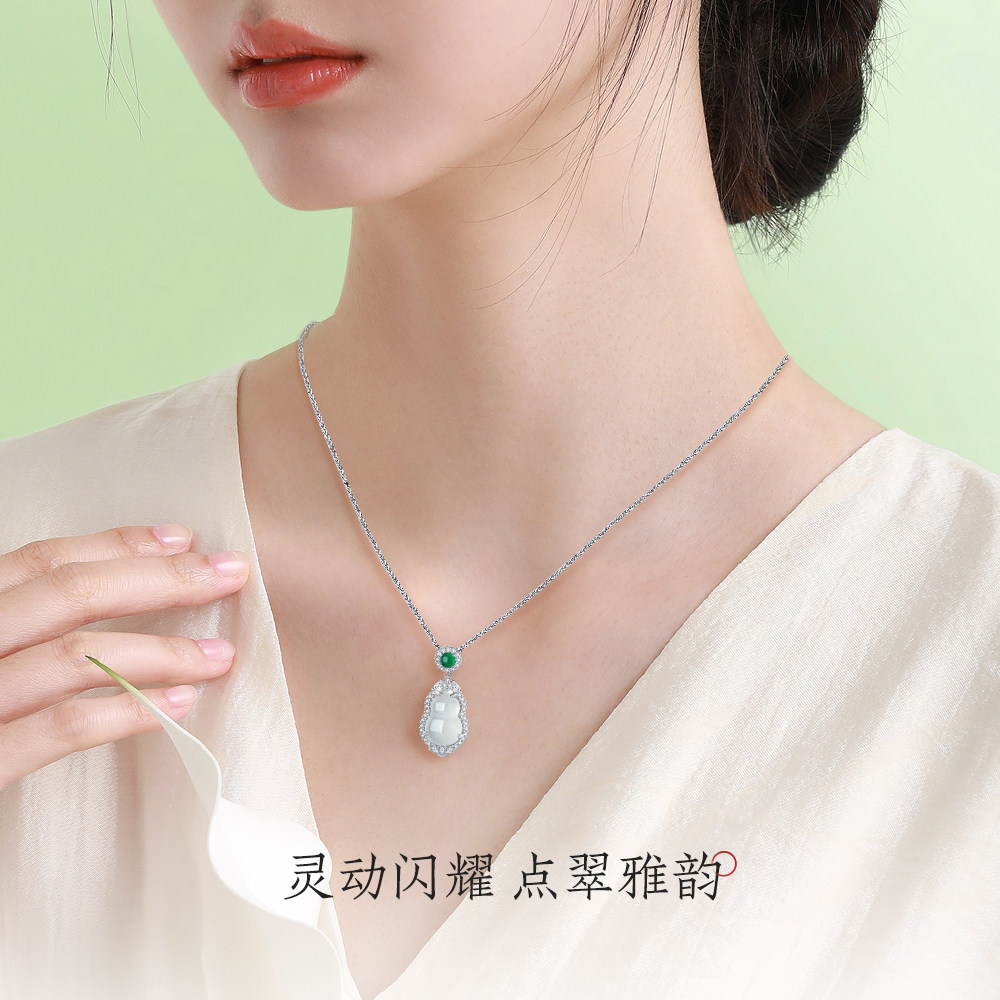 周大生葫芦玉髓吊坠纯银项链女款轻奢小众高级感送妈妈生日礼物