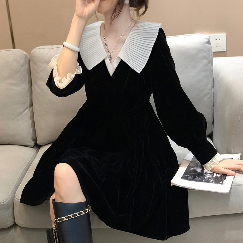 黑色娃娃领女小香风收腰显瘦连衣裙 秋寸连衣裙