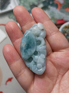 天然翡翠吊坠雕刻件手把件