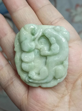 翡翠吊坠雕刻件手把件貔貅如意