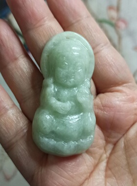 天然翡翠吊坠飘花绿底宝宝佛