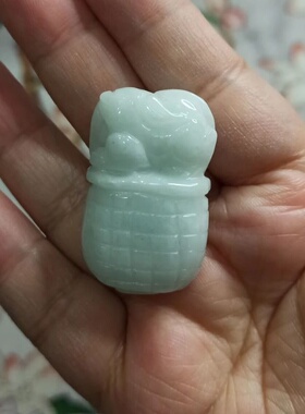 缅甸天然翡翠吊坠瓶子宝瓶