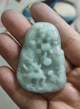 天然翡翠吊坠A货山水鹿牌神鹿