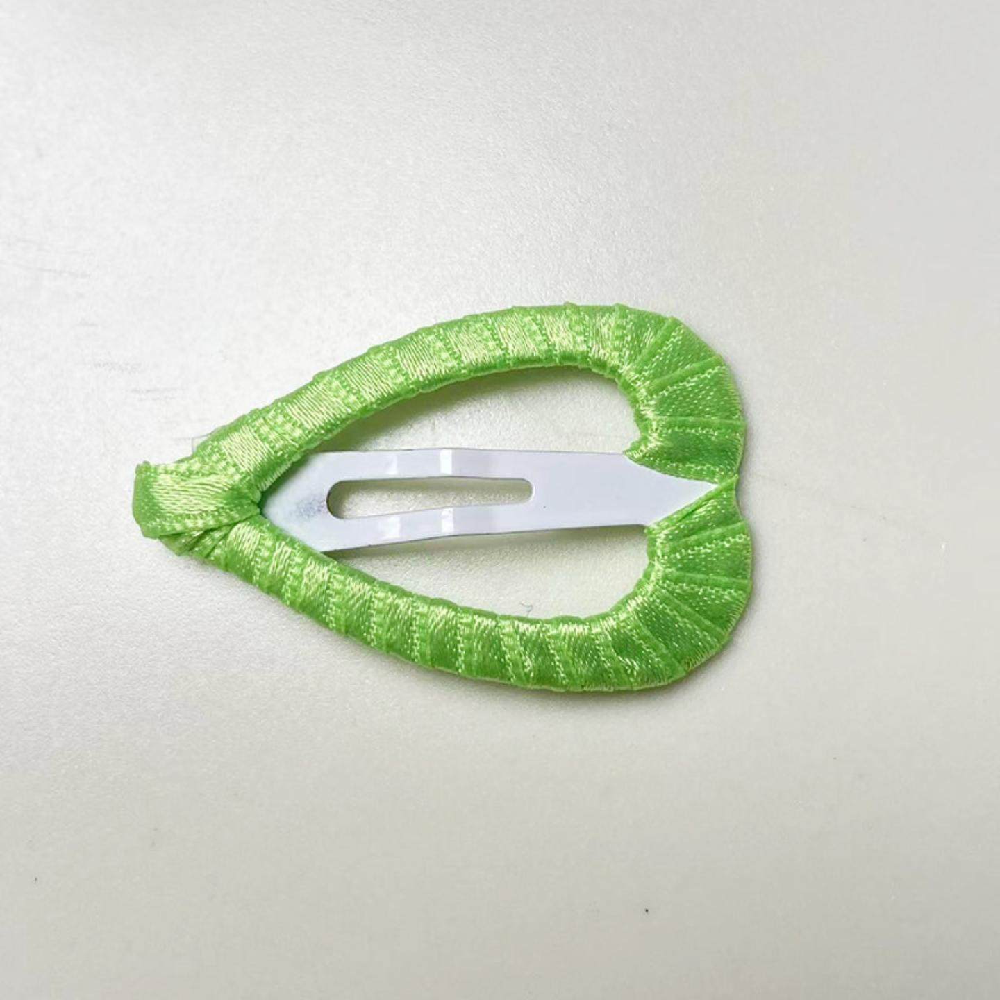 新款简约可爱烤漆小发卡宠物猫狗通用碎毛夹多色发夹时尚宠物头饰,淘宝优惠券,粉丝福利购,淘宝优惠卷